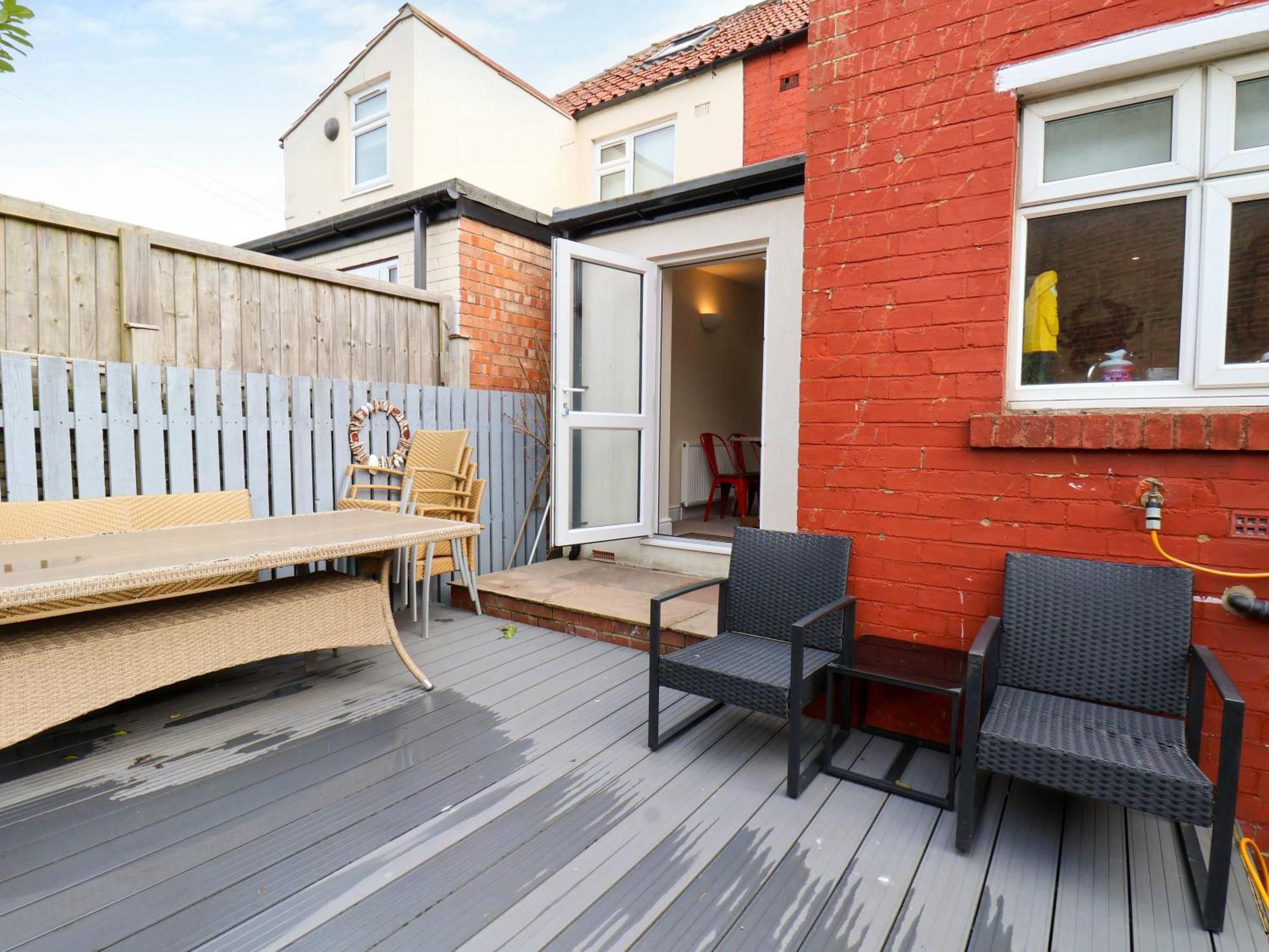 Over Esk Whitby Exterior photo